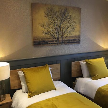 The Tower Arms Hotel Iver Extérieur photo