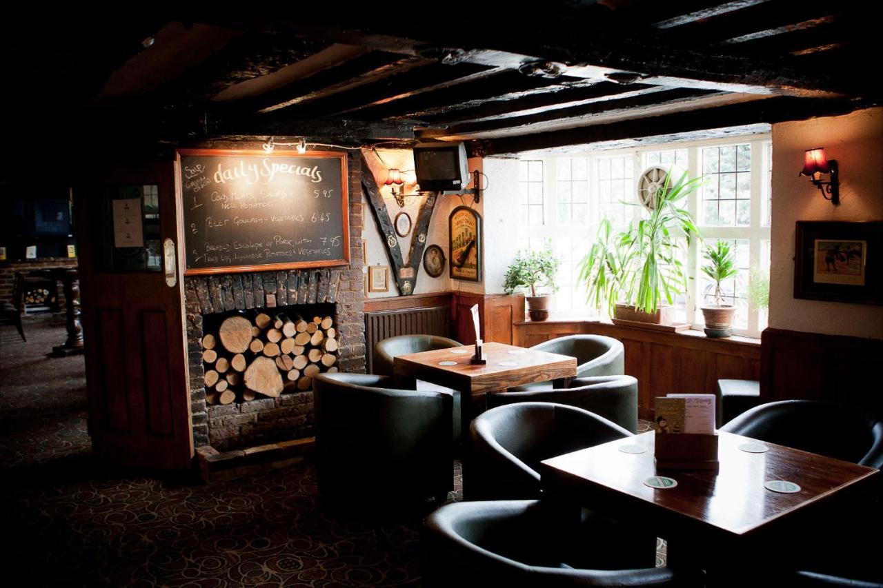 The Tower Arms Hotel Iver Extérieur photo