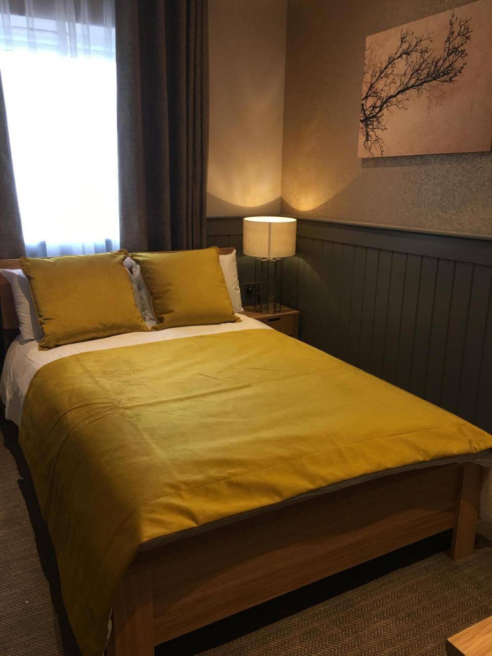 The Tower Arms Hotel Iver Extérieur photo