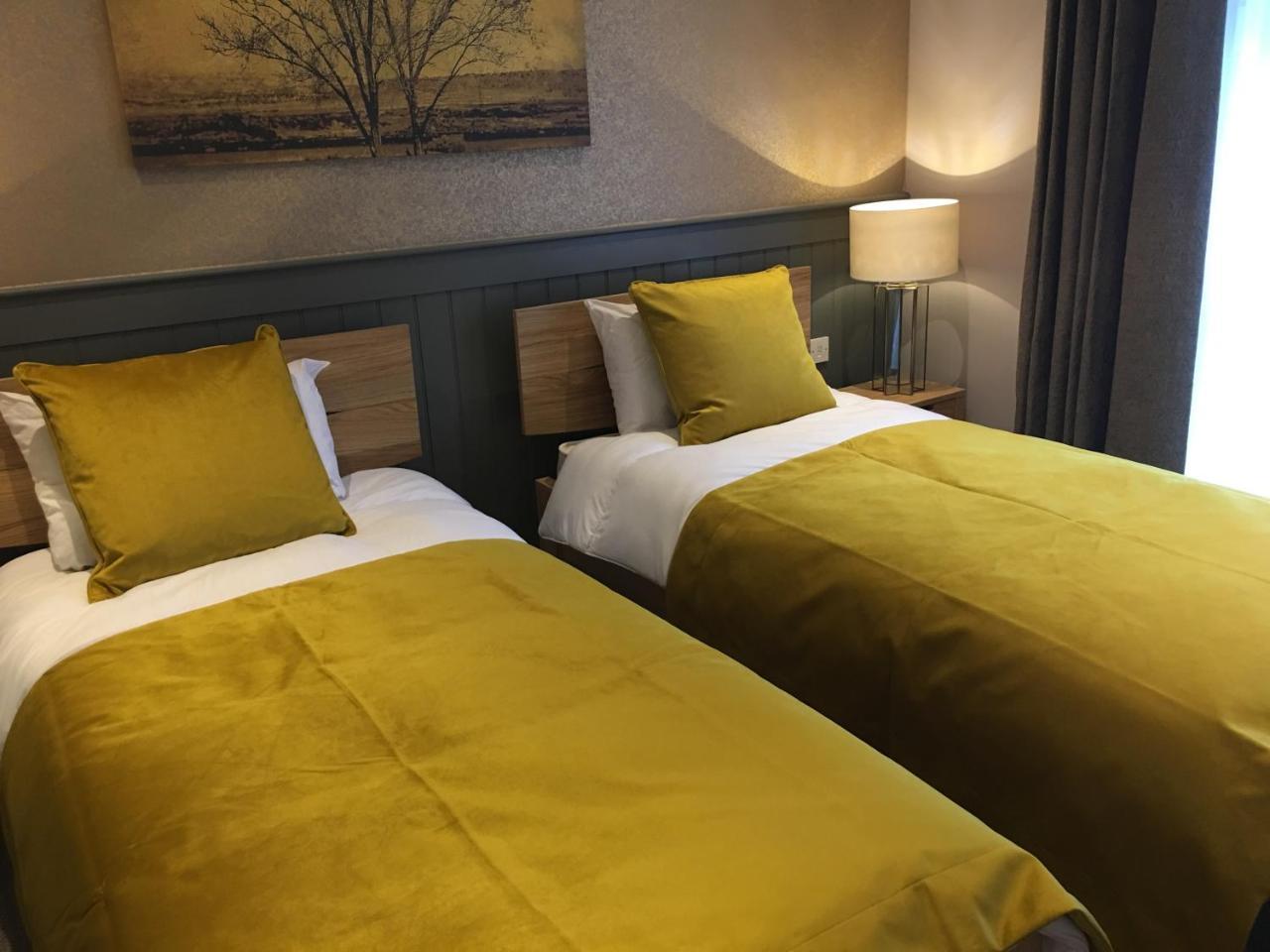 The Tower Arms Hotel Iver Extérieur photo