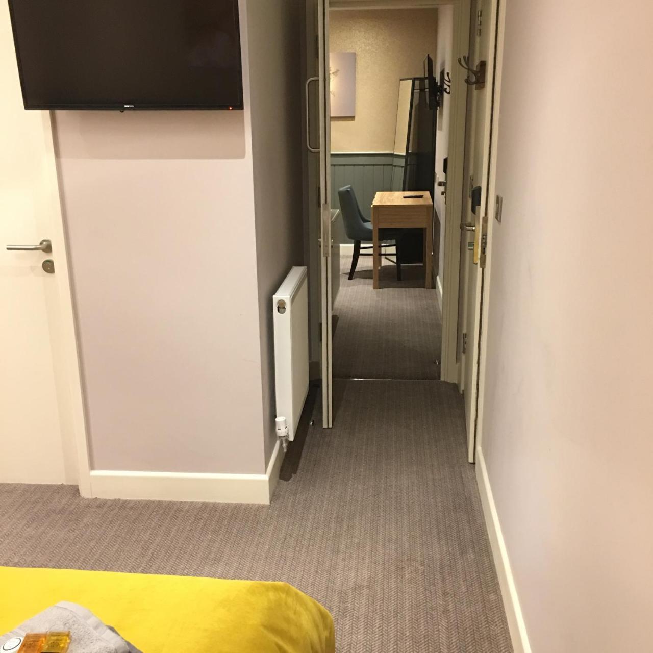 The Tower Arms Hotel Iver Extérieur photo