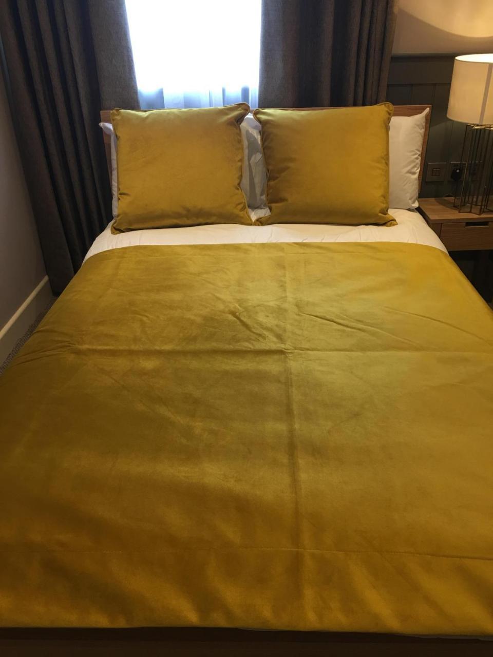 The Tower Arms Hotel Iver Extérieur photo