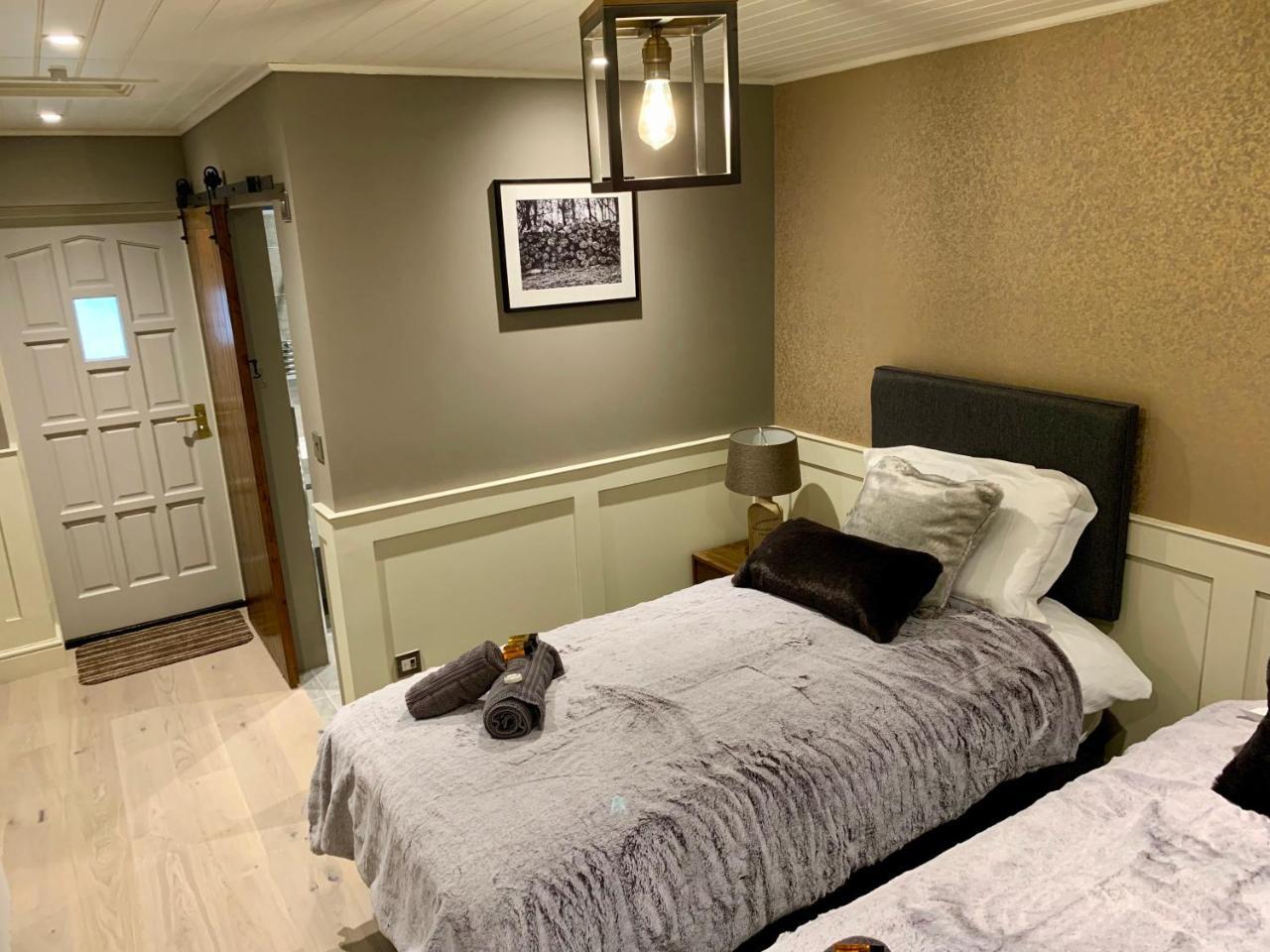 The Tower Arms Hotel Iver Extérieur photo