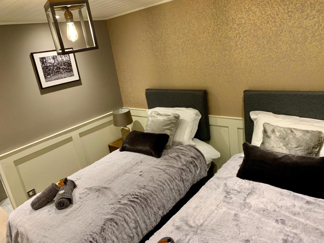 The Tower Arms Hotel Iver Extérieur photo