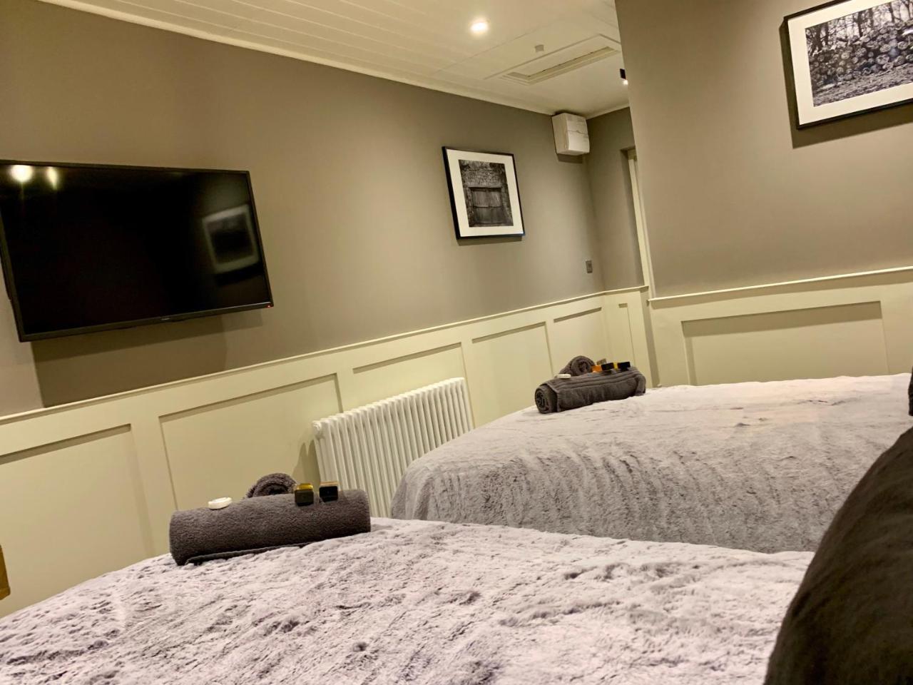 The Tower Arms Hotel Iver Extérieur photo